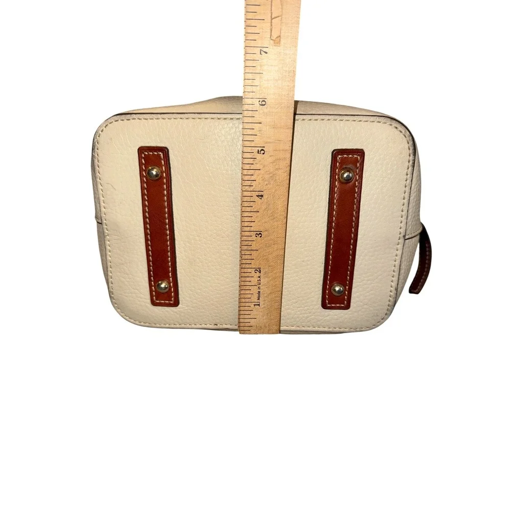 Dooney & Bourke Bucket Bag Women Small‎ Cream Pebbled Leather Crossbody